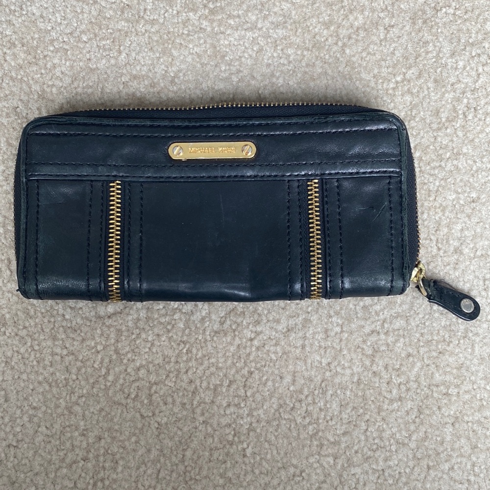 Michael Kors - black leather wallet